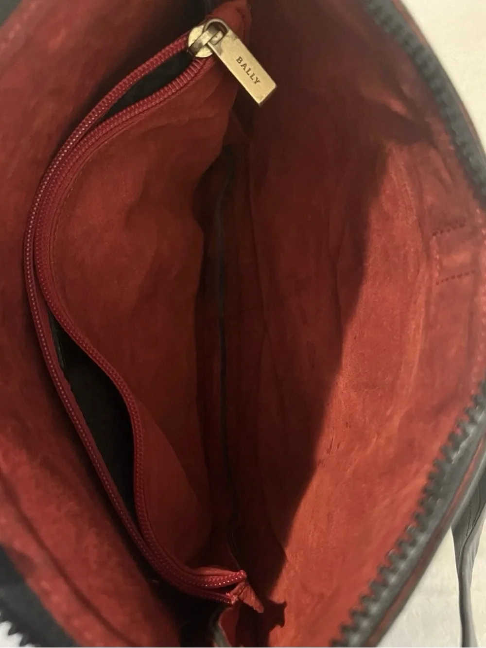 💚 Bally Switzerland Leather Black Shoulder Bag With Inside Pouch💚